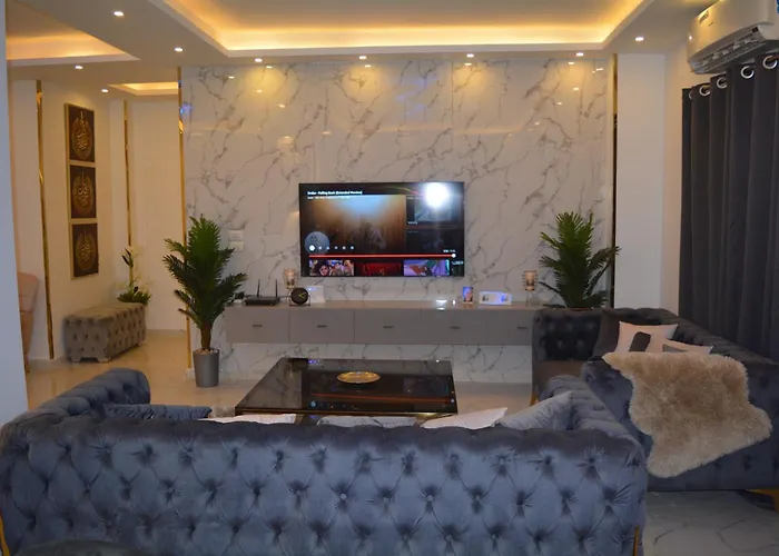 Luxury Villa *